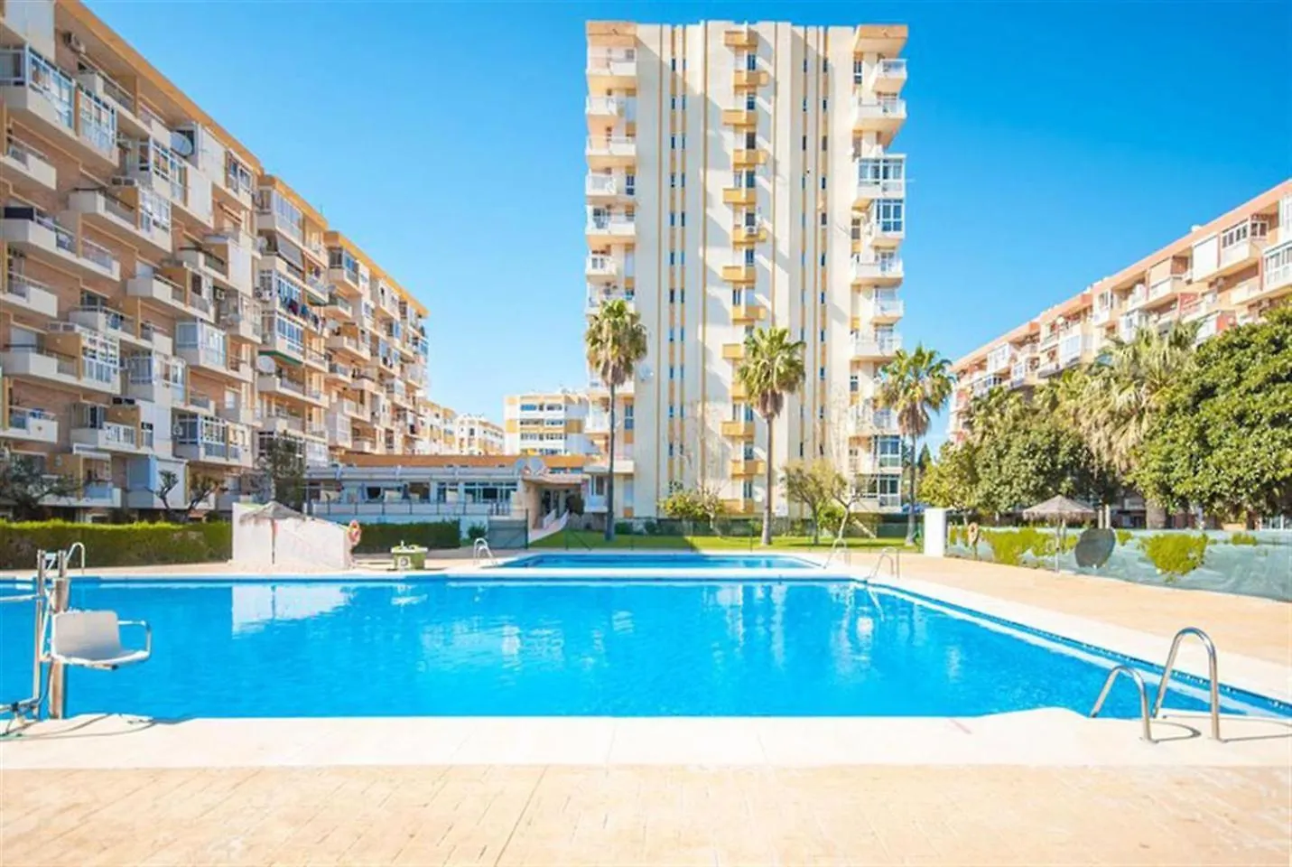 Apart And Studios Benalmadena Beach location